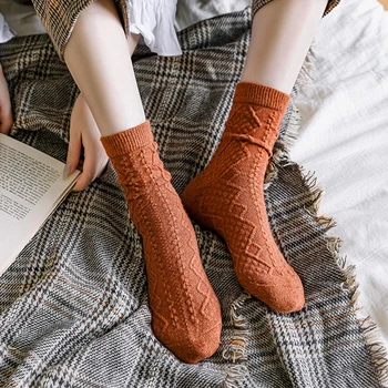 Дамски Памучни чорапи за момичетата със средна дължина, есен-зима, Изолирана, запазването на топлина, Обикновена Жакард Модерни Ежедневни Аксесоари за улицата
